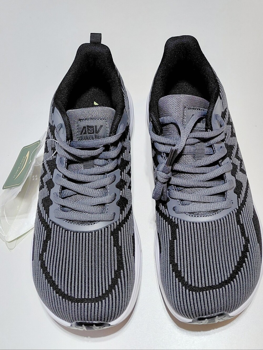 AOV Women's Wide Toe Box Black and Gray Arch Support Orthotic  Sneakers Size 7